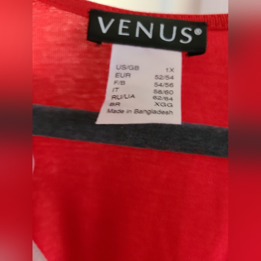 Venus faux wrap top size 1X Red - Picture 2 of 3